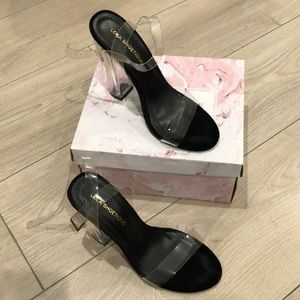 Lola Shoetique “Maxx” heels
